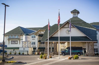 The Lodge at Five Oaks exterior